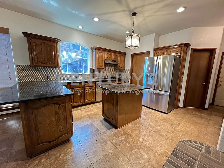 3316 Camden Dr — Photo 7