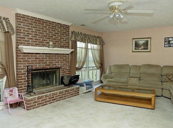 5th image of 3792 White Pine Dr