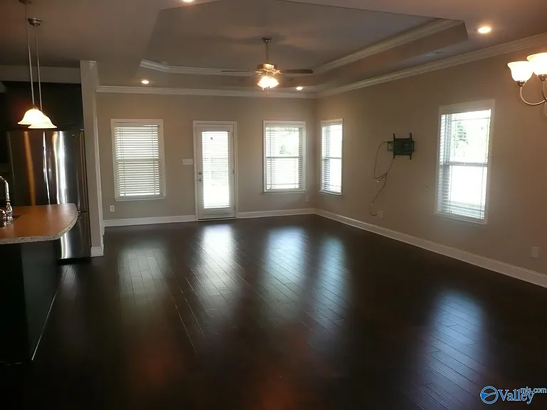 267 New Bristol Ln — Photo 2
