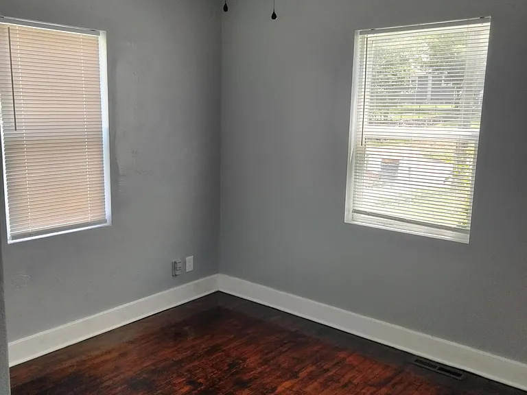 2922 Farrow Ave — Photo 12