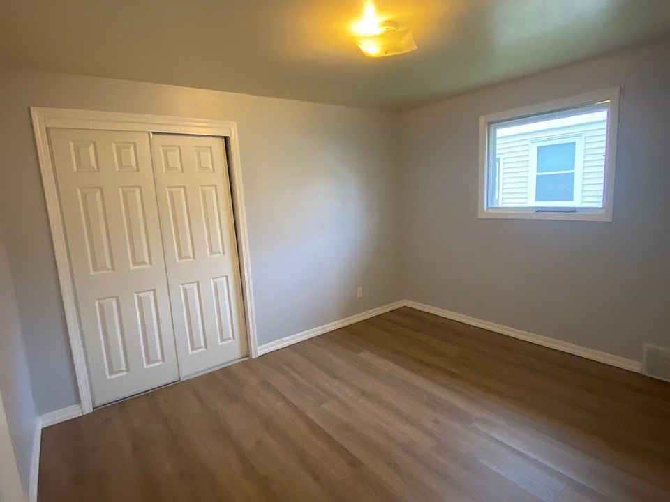 Bedroom 1 w/ full closet