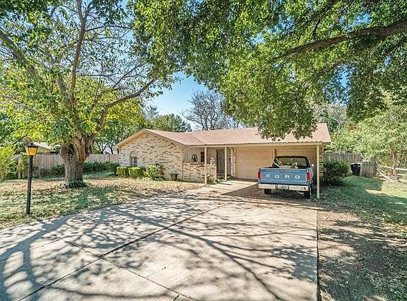3rd image of 3908 Cartist Dr