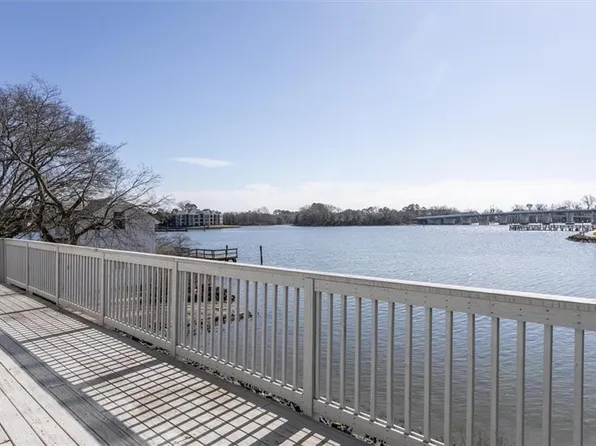 330 Syms St, Hampton, VA 23669