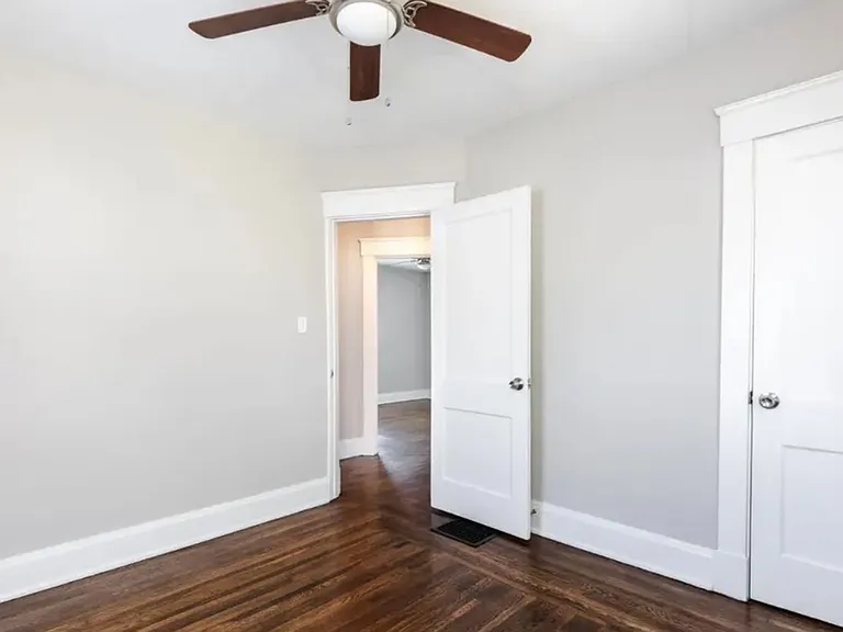 2556 Williams Ave — Photo 15