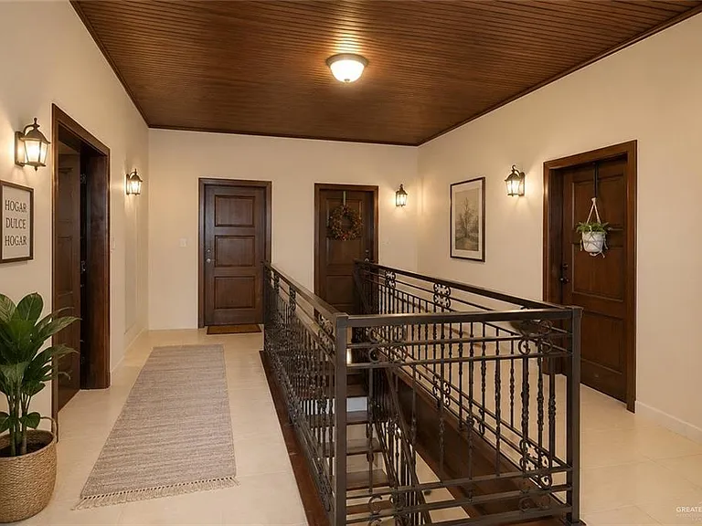 2705 Mimosa St #10 — Photo 8
