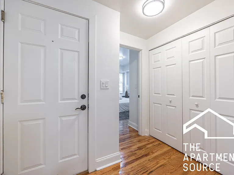 3849 W Ainslie St #1 — Photo 14