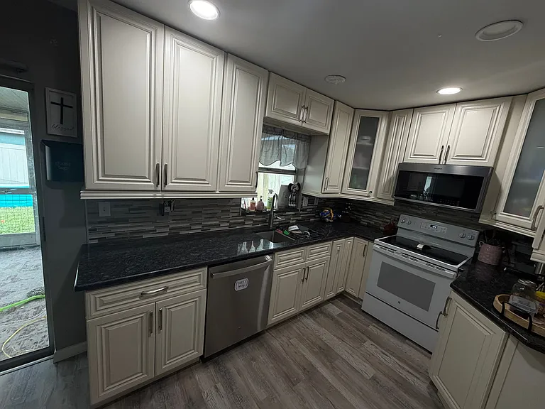 819 Pebblewood Dr — Photo 19