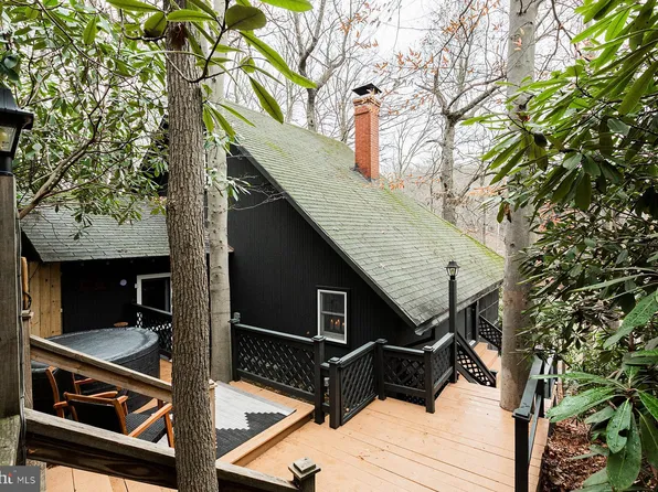 428 Pennsylvania Ave, Mount Gretna, PA 17064