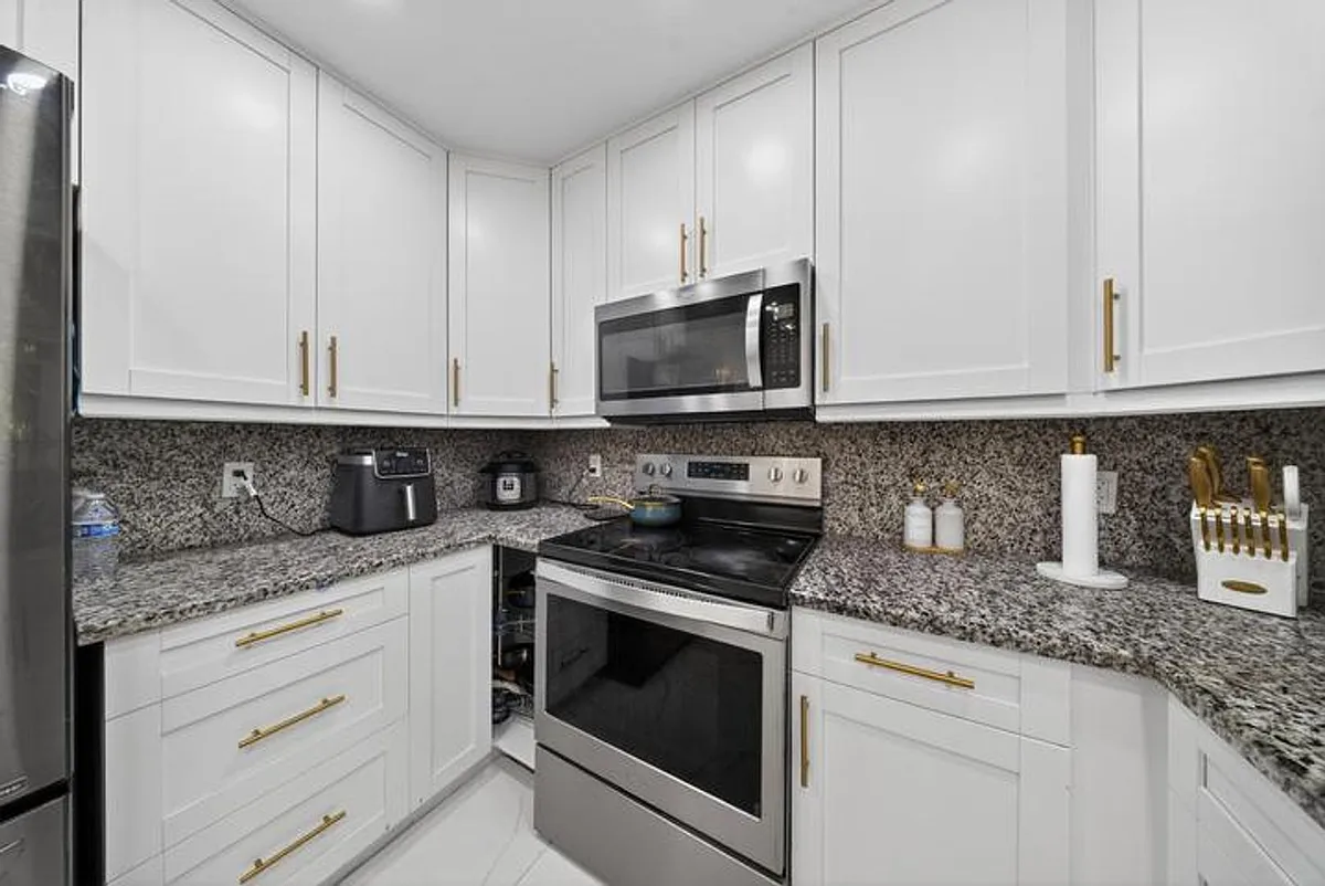 Building Photo - 849 Camellia Dr