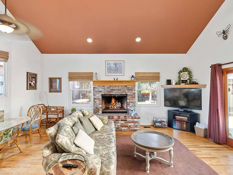 1605 Lynngrove Dr — Photo 12