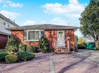 109 Burnside Ave, Staten Island, NY 10302