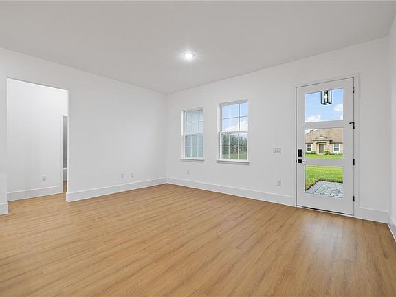 4th image of 15041 SW 24TH CIRCLE