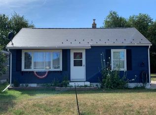 618 2nd St SW, Stanley, ND 58784