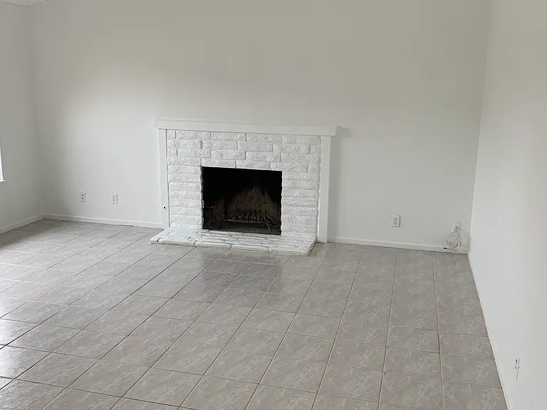 13645 Felson St — Photo 3