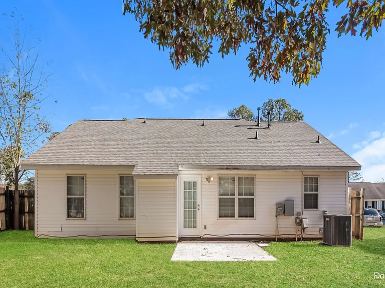 1120 Summit Hills Dr — Photo 13