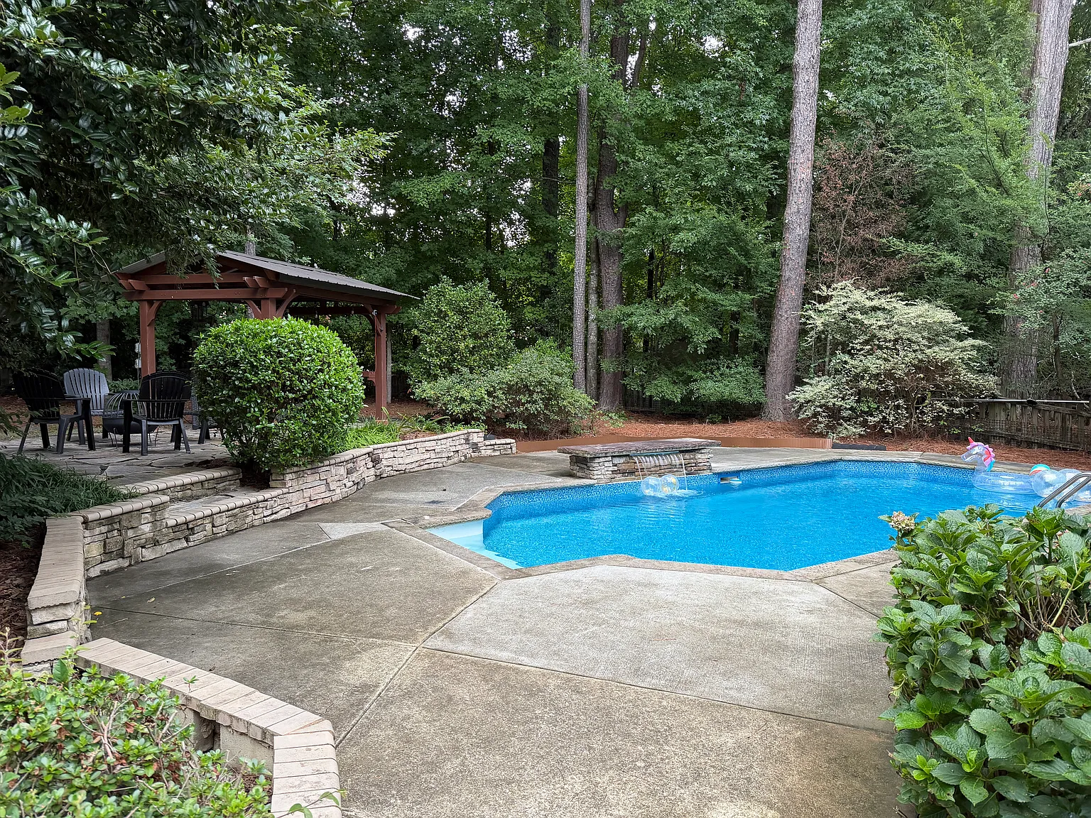 5 bed, 2722 sqft, $3,650 — Photo 2