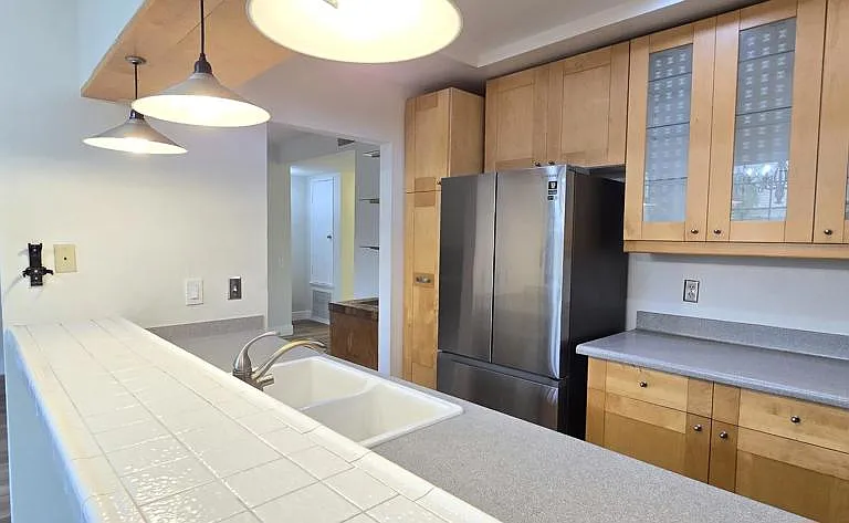 235 S Holliston Ave #113 — Photo 7