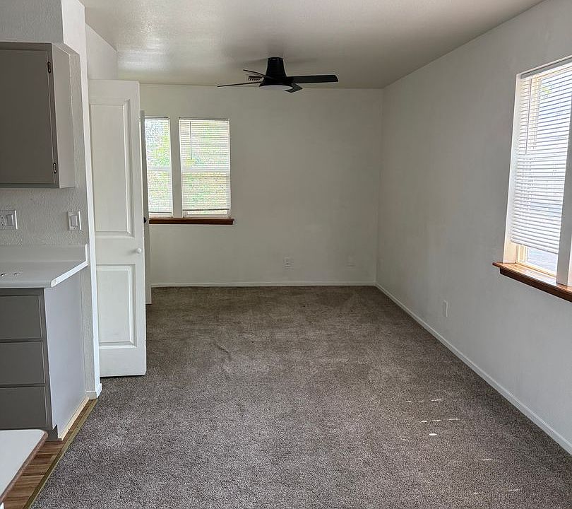 1st image of 611 Elko Ave