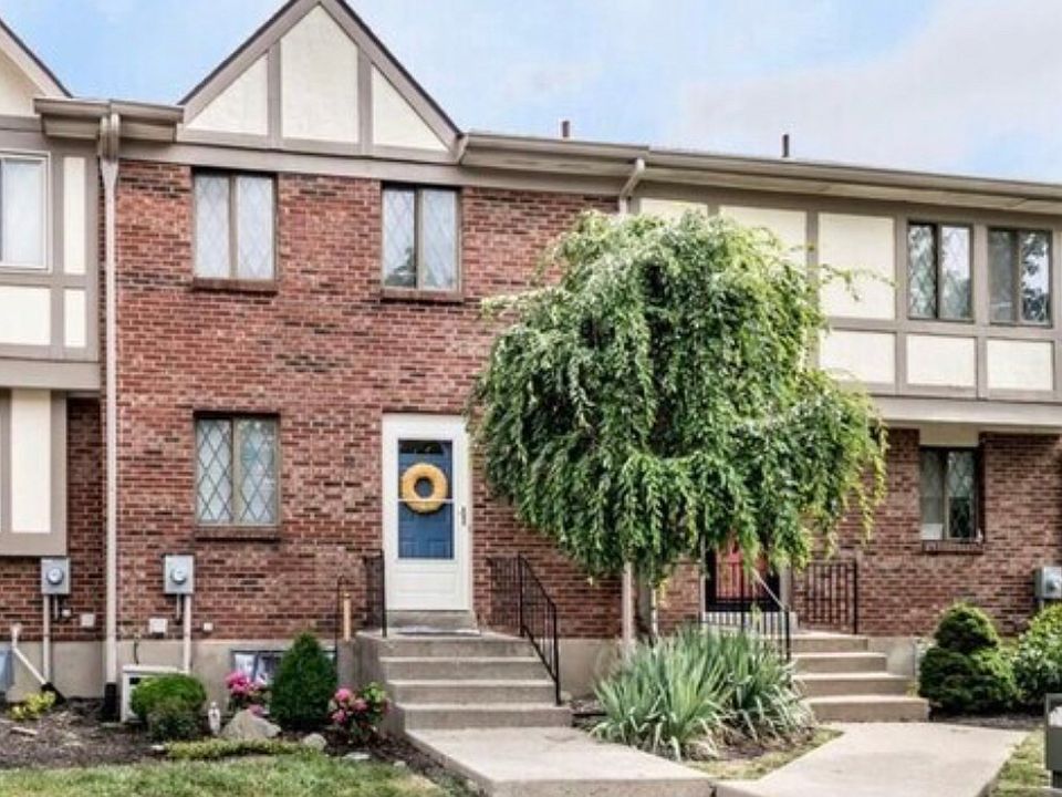 1st image of 384 Wellington Ct