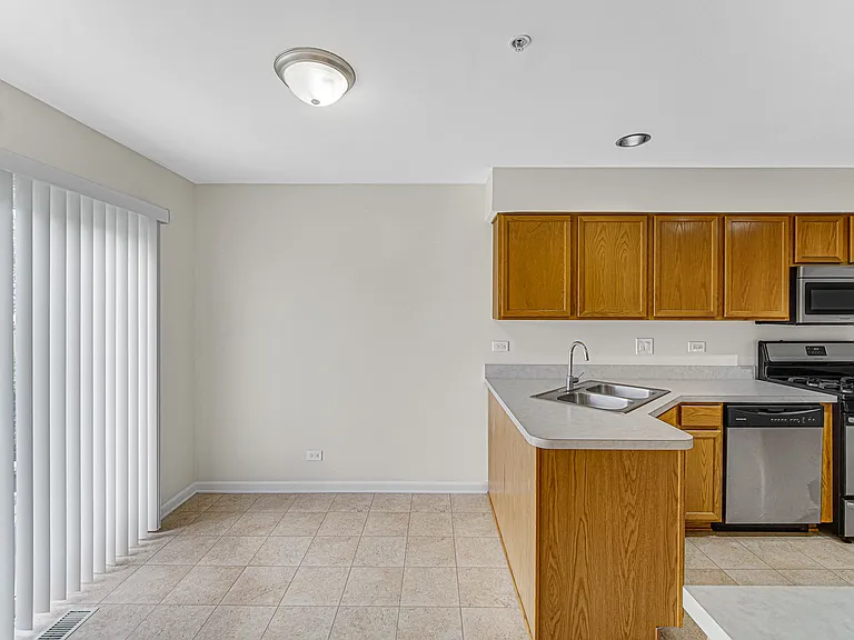2588 Dickens Ct — Photo 7