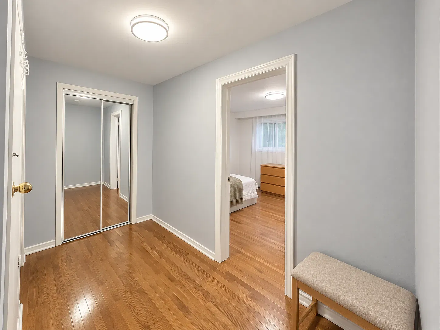 2 bed, 900 sqft, $2,200 — Photo 4