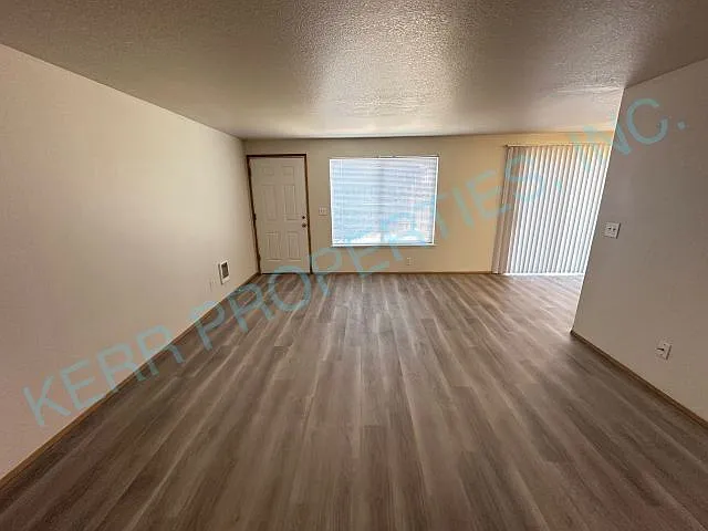 2203 SE 96th Dr — Photo 2