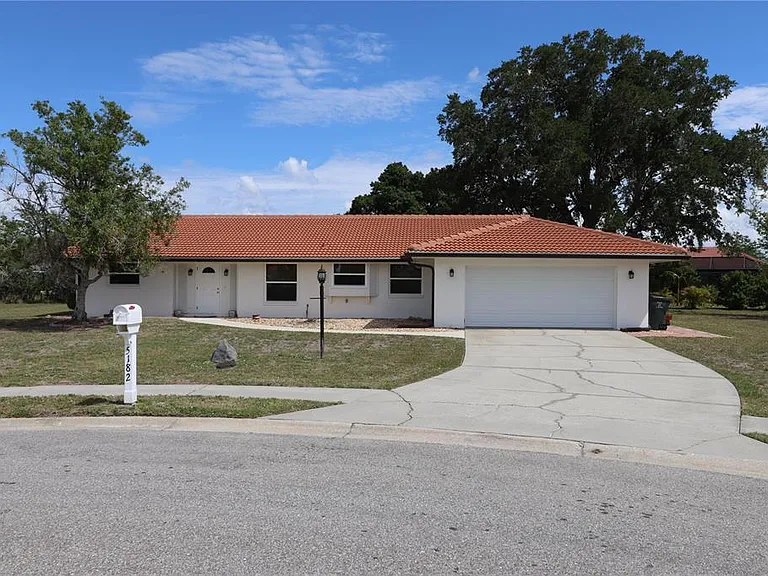 5182 Wilton Ct — Photo 1