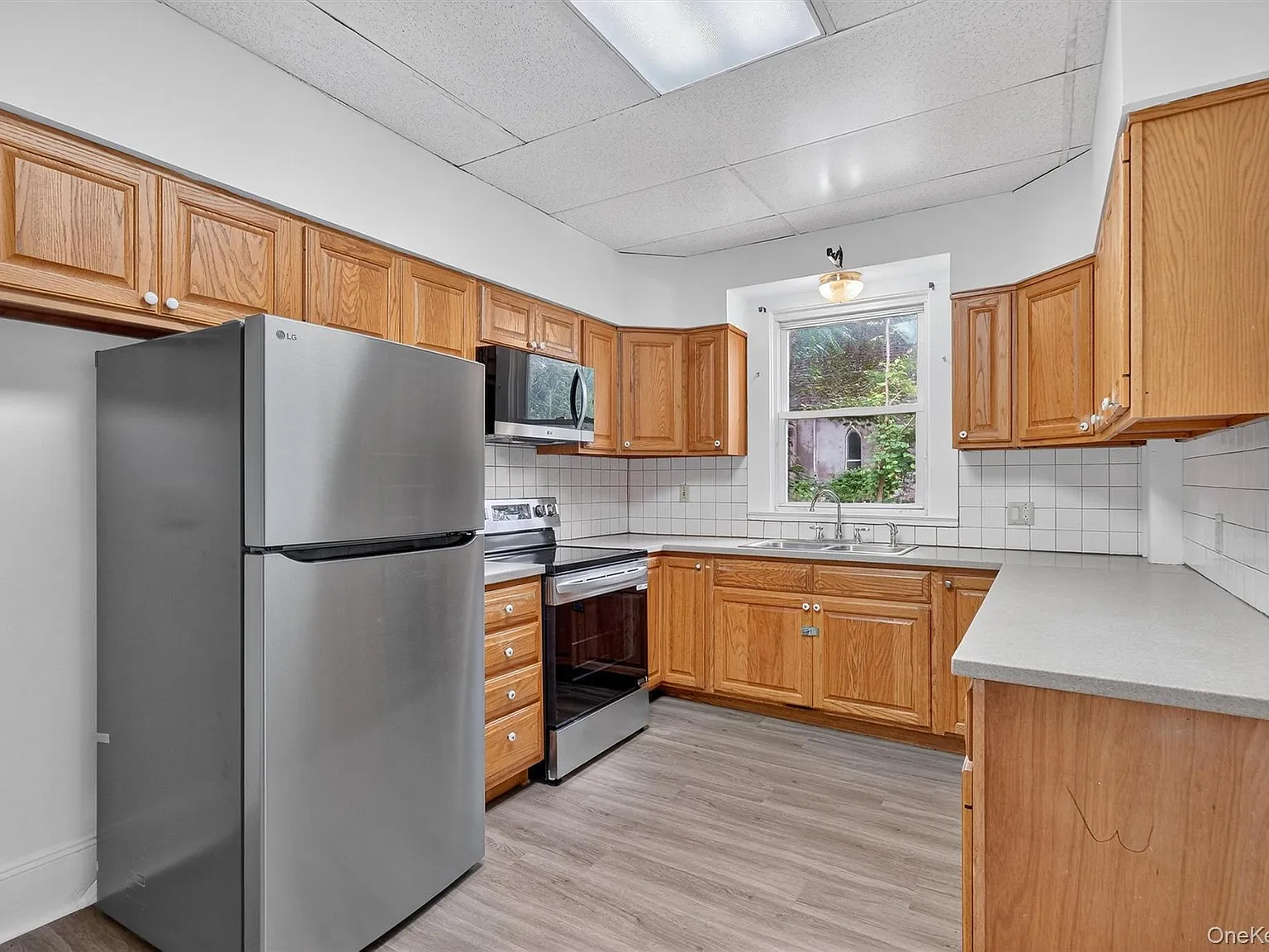 3 bed, 1.0 bath, 1500 sqft, $2,500 — Photo 4