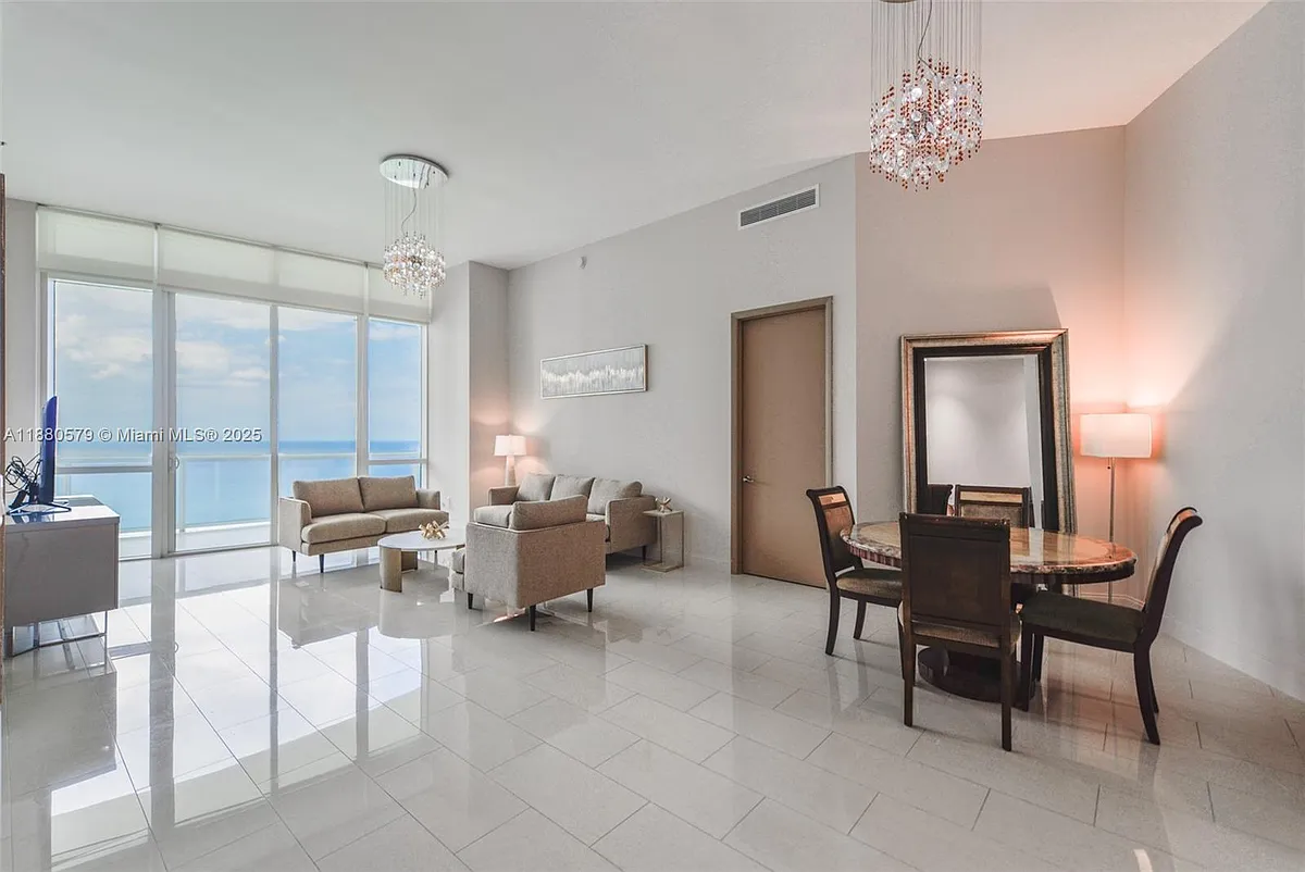 Building Photo - 15901 Collins Ave #4203