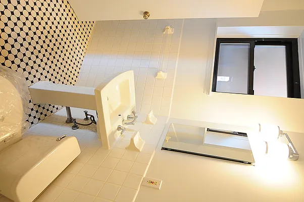 Rented by Metropolis Real Estate of Manhattan | media 35