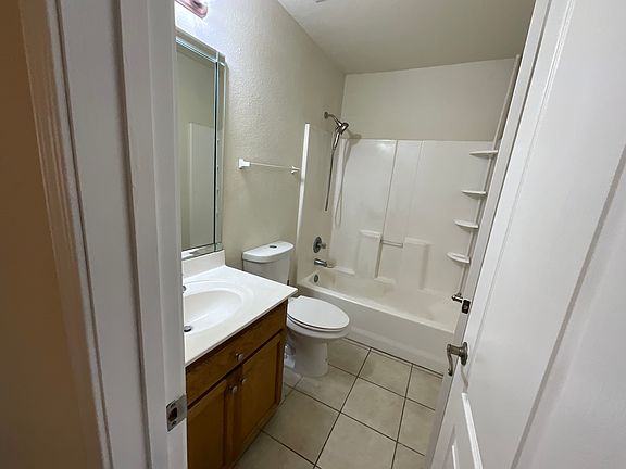 4th image of 1209 NW Ashley Ln