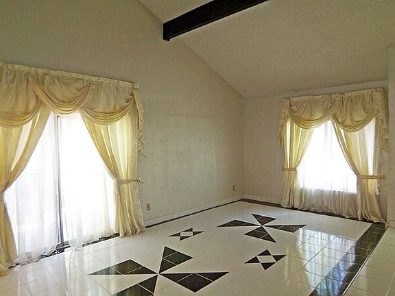 3rd image of 7714 Miller Glen Ln