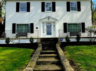 30 Oakwood Rd, Huntington, WV 25701