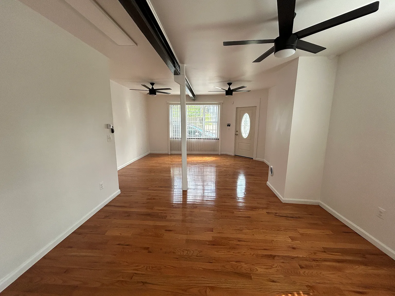 3 bed, 1200 sqft, $2,350 — Photo 2