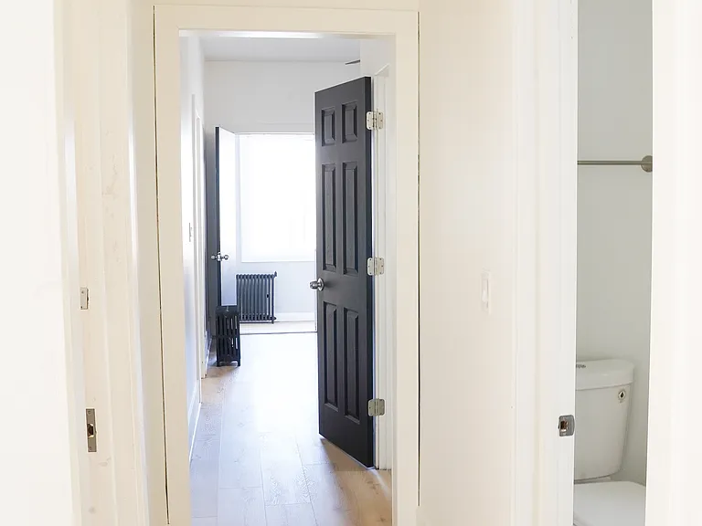 154 N Lamon Ave #2 — Photo 7