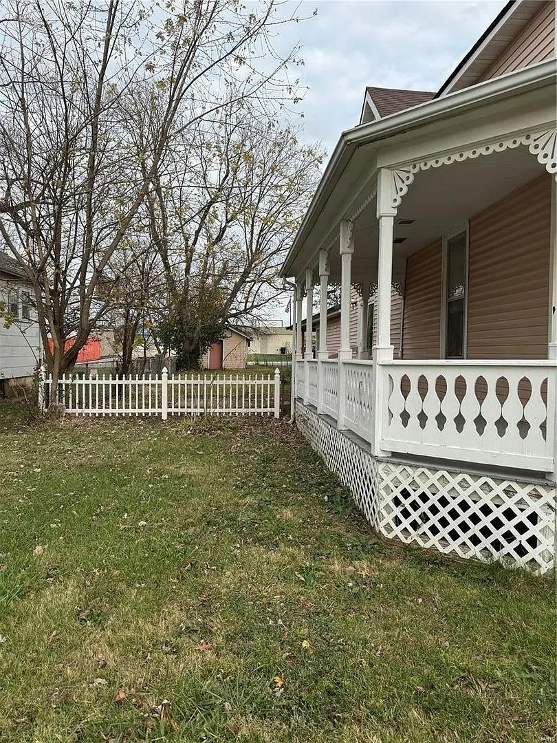 Aug Special $1300 Rent And Half Deposit If Lease Signed In August 3+ Bed 2 Bath — Photo 3