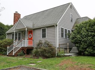 16 Thornapple Rd, Narragansett, RI 02882