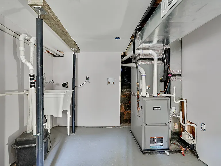 412 E Federal St — Photo 15