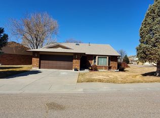2 Windbridge Ln, Pueblo, CO 81001