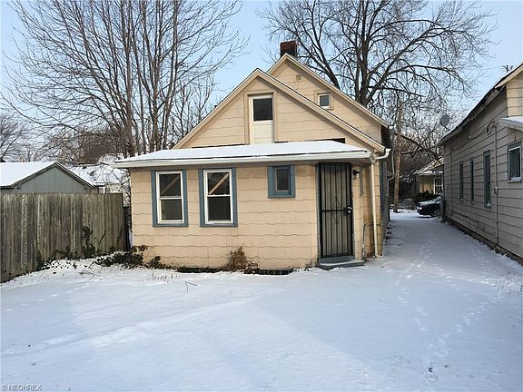 2nd image of 4571 Sackett Ave