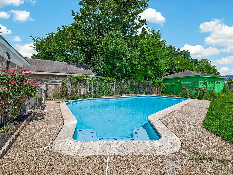 9422 Kristin Dr — Photo 42