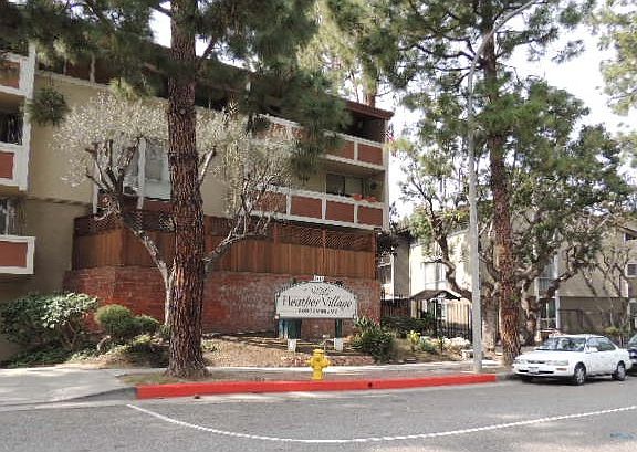 3rd image of 6621 Green Valley Cir
