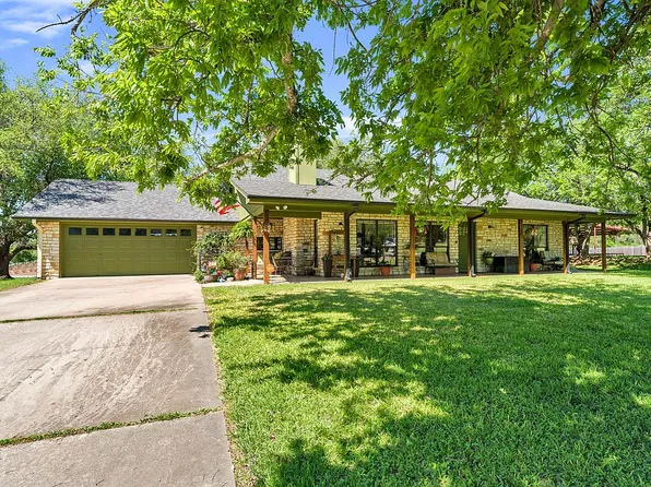 306 Pecan Dr, Kingsland, TX 78639