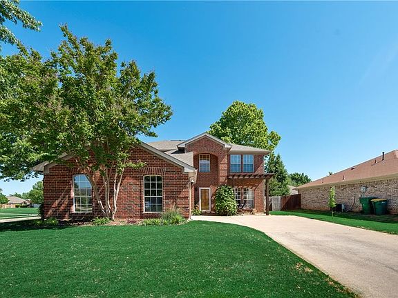 2nd image of 343 Stately Oak Ln
