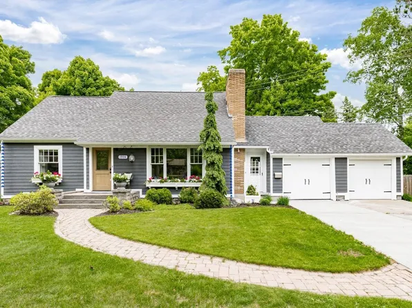 1904 Hartley Rd, Duluth, MN 55803