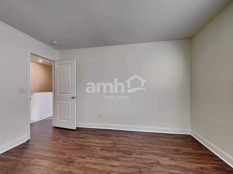 515 McMillan Ln — Photo 22