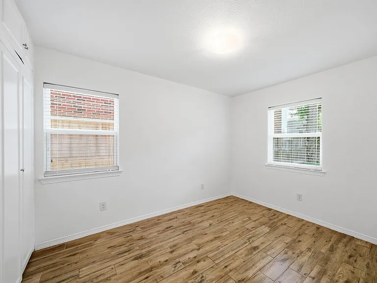 4403 Cynthia St — Photo 7