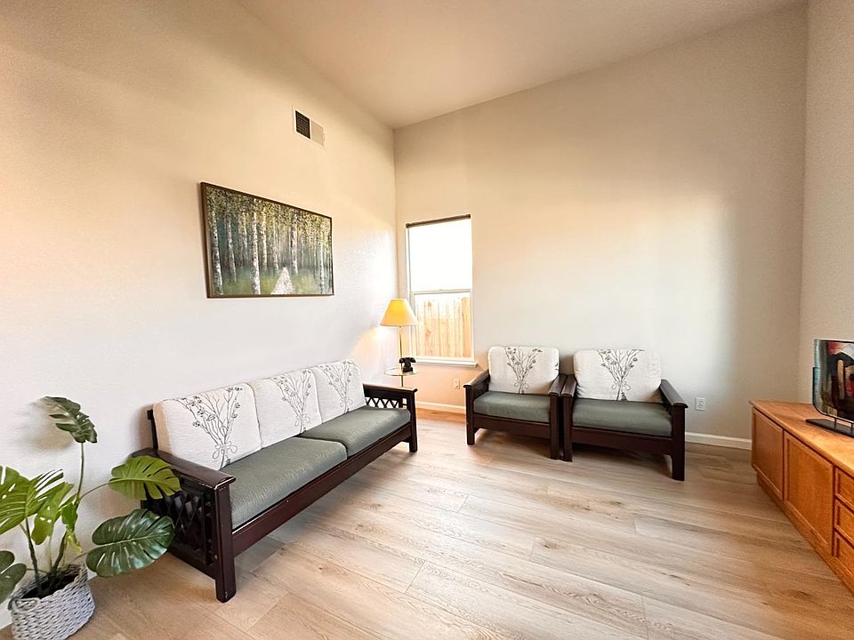 1st image of 1734 Harwood Way