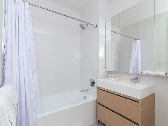 3rd image of 124 E 79th St #5A