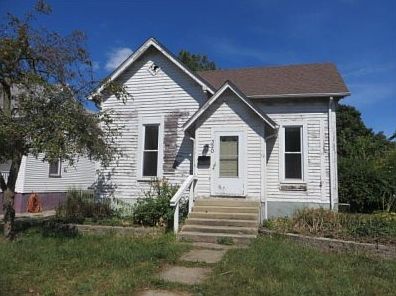 1st image of 320 W South St